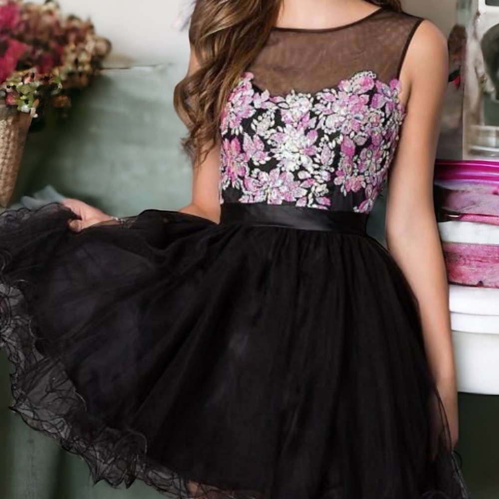 📦 NWT Beautiful Brand New Black Cocktail Sequin Dress